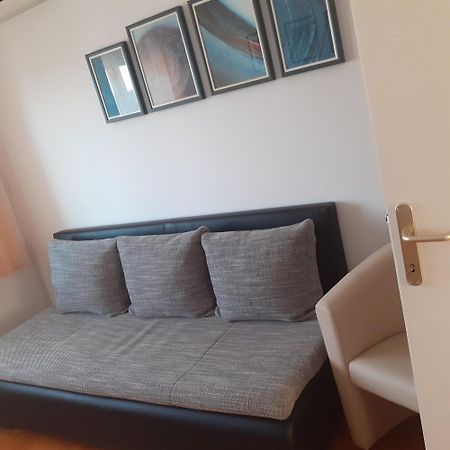 Apartment Silva 1133 Pula Buitenkant foto